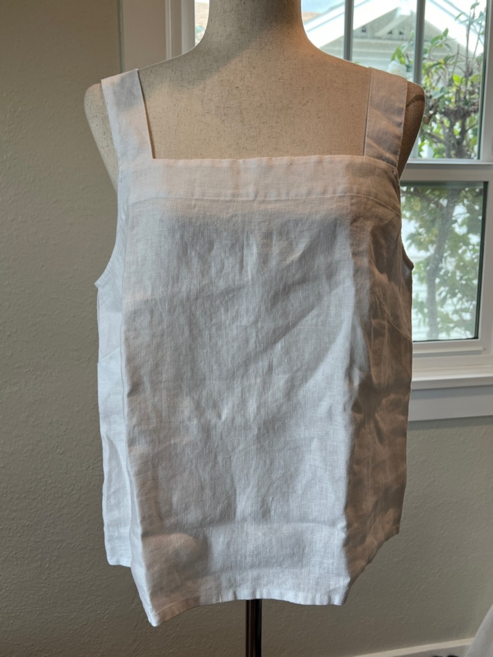 MagicLinen Olinda Tank Top White Square-Neck 100% Linen. Size L. NWT - Picture 2 of 10